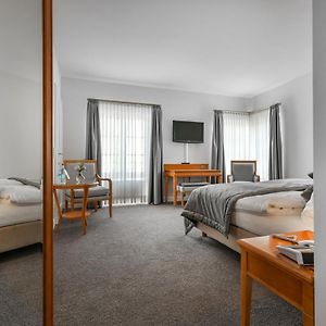 Queen Suite